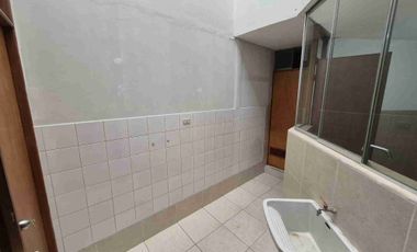 Alquiler de departamento en primer piso dos habitaciones