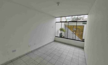 Alquiler de departamento en primer piso dos habitaciones