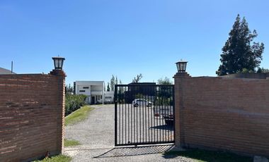 Hermosa casa tipo mediterraneo un piso