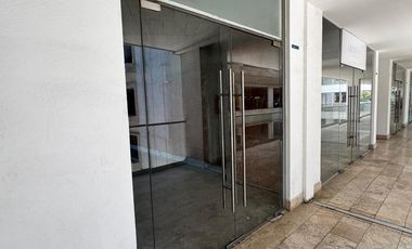 SE VENDE LOCAL COMERCIAL PLAZA JAZZ LOMAS DE ANGELOPOLIS