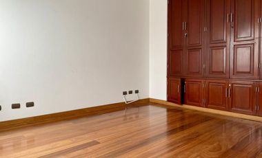 ALQUILO  LINDO PENTHOUSE DUPLEX EN CHACARILLA - SAN BORJA - 4 DORMITORIOS - 3 COCHERAS - FRENTE A PARQUE🌳