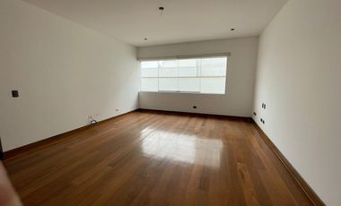 ALQUILO  LINDO PENTHOUSE DUPLEX EN CHACARILLA - SAN BORJA - 4 DORMITORIOS - 3 COCHERAS - FRENTE A PARQUE🌳