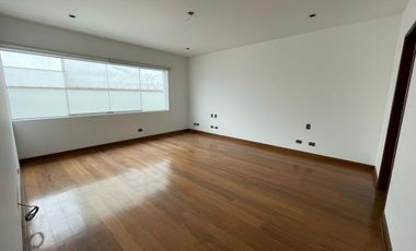 ALQUILO  LINDO PENTHOUSE DUPLEX EN CHACARILLA - SAN BORJA - 4 DORMITORIOS - 3 COCHERAS - FRENTE A PARQUE🌳