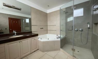 ALQUILO  LINDO PENTHOUSE DUPLEX EN CHACARILLA - SAN BORJA - 4 DORMITORIOS - 3 COCHERAS - FRENTE A PARQUE🌳