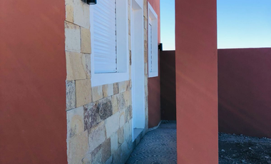 Vendo Casa en PH a Estrenar. Barrio Cerrado (sin Expensas). Dos Dormitorios. Entrada Para Vehículo. Patio. Parrilla.Una Sola Planta. Se Entrega Amueba
