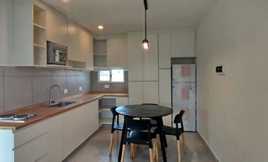 Vendo Casa en PH a Estrenar. Barrio Cerrado (sin Expensas). Dos Dormitorios. Entrada Para Vehículo. Patio. Parrilla.Una Sola Planta. Se Entrega Amueba