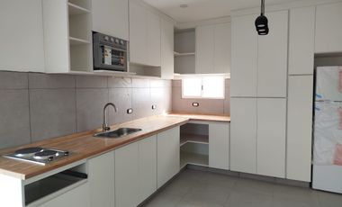 Vendo Casa en PH a Estrenar. Barrio Cerrado (sin Expensas). Dos Dormitorios. Entrada Para Vehículo. Patio. Parrilla.Una Sola Planta. Se Entrega Amueba