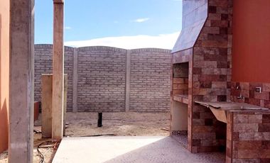 Vendo Casa en PH a Estrenar. Barrio Cerrado (sin Expensas). Dos Dormitorios. Entrada Para Vehículo. Patio. Parrilla.Una Sola Planta. Se Entrega Amueba