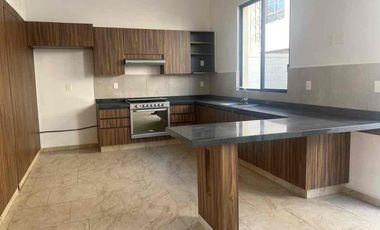 CASA EN RENTA EN HACIENDA VALBUENA ZONA NORTE FRACC CON CASA CLUB CON ALBERCA Y GIMNASIO