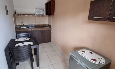 Suite Amoblada en Alquiler en Urdesa Central, 1 Habitación, 1 Baño, Piscina, Incluye Servicios, Norte de Guayaquil.