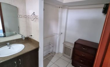 Suite Amoblada en Alquiler en Urdesa Central, 1 Habitación, 1 Baño, Piscina, Incluye Servicios, Norte de Guayaquil.