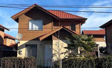 SE ARRIENDA CASA EN VIÑEDOS DEL VALLE,  A PASOS DE AVENIDA LAS RASTRAS,TALCA