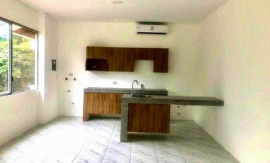 LAS GARZAS, junto al  San Marino alquilo nueva SUITE
1er piso escaleras $550