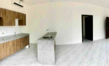 LAS GARZAS, junto al  San Marino alquilo nueva SUITE
1er piso escaleras $550