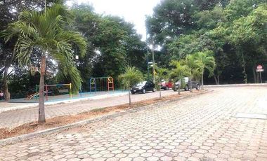 LAS GARZAS, junto al  San Marino alquilo nueva SUITE
1er piso escaleras $550
