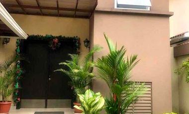LAS GARZAS, junto al  San Marino alquilo nueva SUITE
1er piso escaleras $550