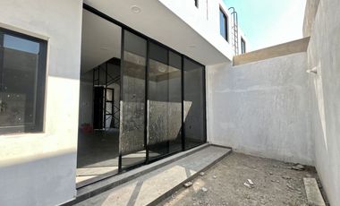 Casa de venta en Comala, a2 cuadras de Avenida Parotas, Real de Comala