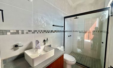 Casa de venta en Comala, a2 cuadras de Avenida Parotas, Real de Comala