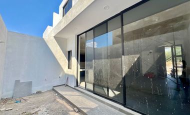 Casa de venta en Comala, a2 cuadras de Avenida Parotas, Real de Comala