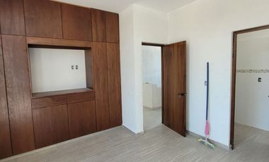 Se vende casa en Comala 3 recamaras 3 baños, cerca de carretera y andador parota.