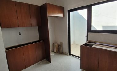Se vende casa en Comala 3 recamaras 3 baños, cerca de carretera y andador parota.