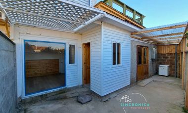SINCRÓNICA PROPIEDADES ARRIENDA LINDA CABAÑA EN ALGARROBO NORTE, MIRASOL