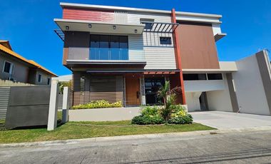 LUXURIOUS SINGLE DETACHED HOUSE AND LOT IN BF HOMES PARANAQUE CITY