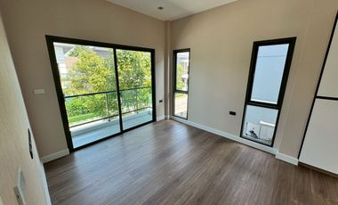 Golden Opportunity! Urgent Sale!!! Below Launch Price! Detached Modern Home at Venue ID Phaholyothin - Rangsit. Never Lived In!