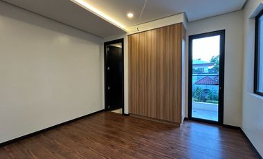 3 Level Towering Beauty in BF Homes Paranaque