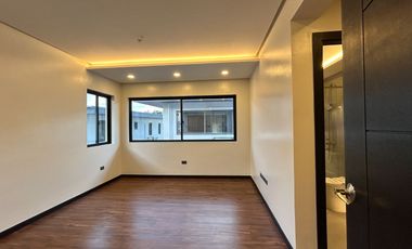 3 Level Towering Beauty in BF Homes Paranaque