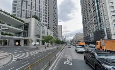 Just Bring Your Luggage! Fully Furnished Studio in Twin Oaks Place | Steps to Shaw MRT