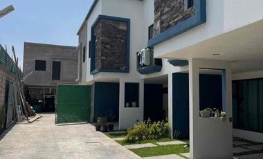 Casa en renta dentro de privada