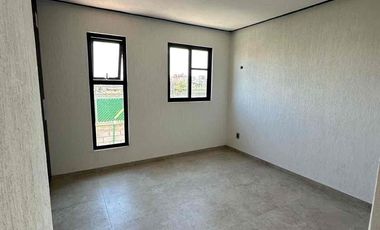 Casa en renta dentro de privada