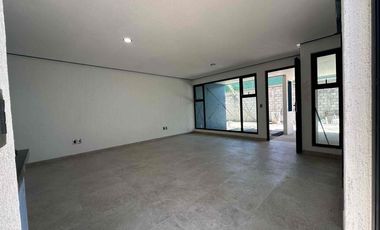 Casa en renta dentro de privada