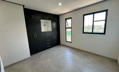 Casa en renta dentro de privada