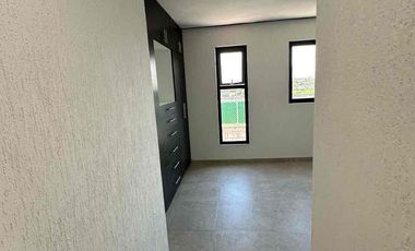 Casa en renta dentro de privada