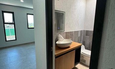 Casa en renta dentro de privada