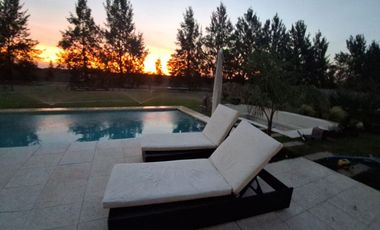 Venta Terralagos Casa 6 ambientes Canning