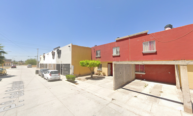 CASA EN CALLE PASEO DEL SALVADOR, GÓMEZ PALACIO , DURANGO, MÉXICO. ¡NO CRÉDITOS!