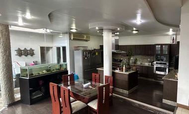Casa esquinera en Urbanización Banco de Fomento