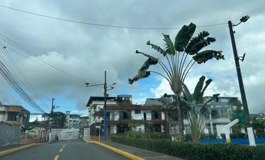 Casa esquinera en Urbanización Banco de Fomento