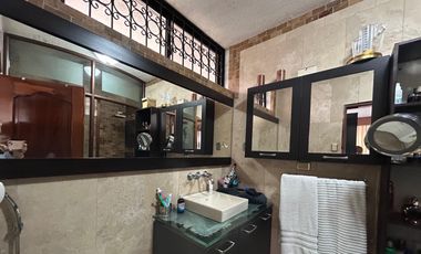 Casa esquinera en Urbanización Banco de Fomento