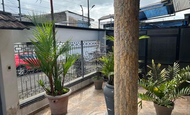 Casa esquinera en Urbanización Banco de Fomento