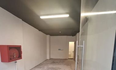 Pedro De Valdivia / Sucre Local Comercial Excelente Barrio