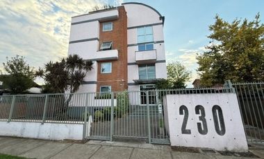 Departamento Loft en Arriendo, En Primer Piso y con Estacionamiento y Bodega, Edificio Francia 230