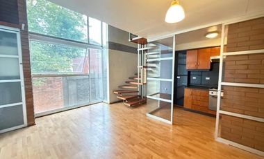 Departamento Loft en Arriendo, En Primer Piso y con Estacionamiento y Bodega, Edificio Francia 230