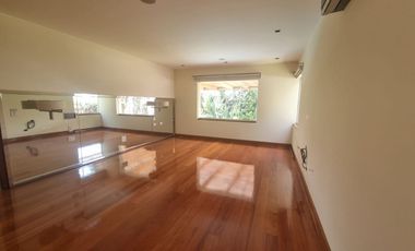 Fina Residencia 820 m² en Exclusivo Condominio - La Molina