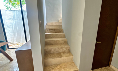 Departamento estilo Townhouse en renta en Cholul, Mérida