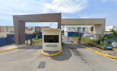 Casa en Ártico Sur, Lagos de Puente Moreno, Fraccionamiento Puente Moreno, Veracruz. ¡NO CRÉDITOS!