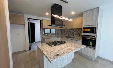 Casa en Venta en Cuautlancingo, 3 recámaras, Jardín, Roof Garden y Casa Club con Alberca